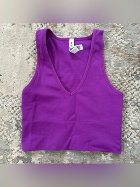 purple athleta ribbed crop top/workout top
